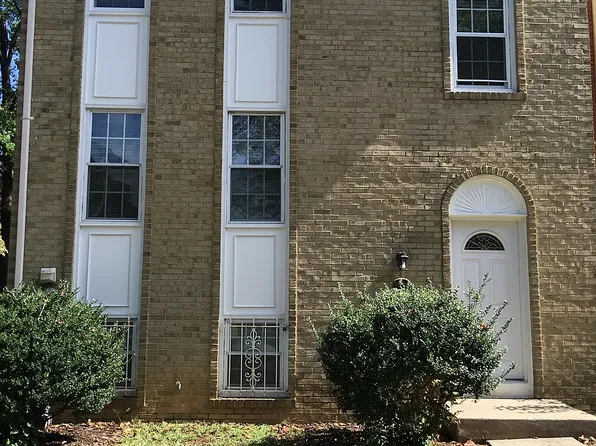 7008 Braddock Mews Pl, Springfield, VA 22151