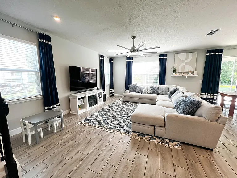 1585 Chelsea Manor Cir — Photo 5