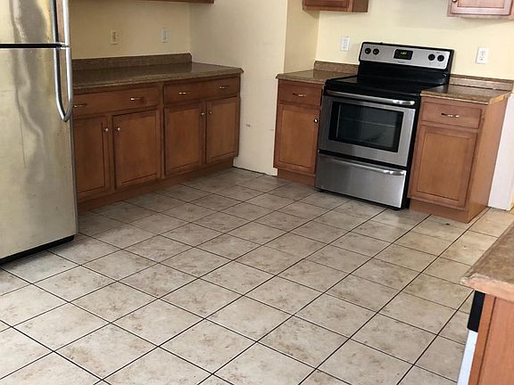 2nd image of 22 W Park Pl Floor 2
