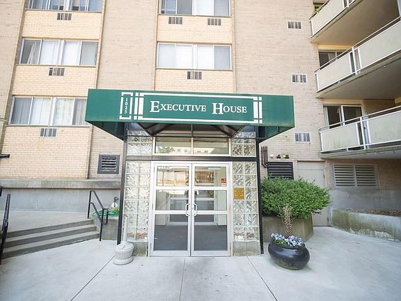 4th image of 1025 Hancock St Unit 7A
