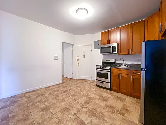 Rented by Compass | media 23