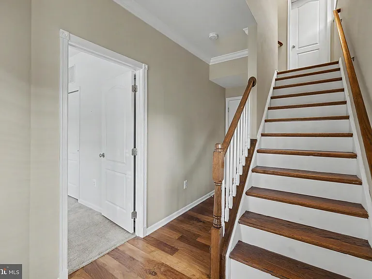 23108 Sunbury St — Photo 4