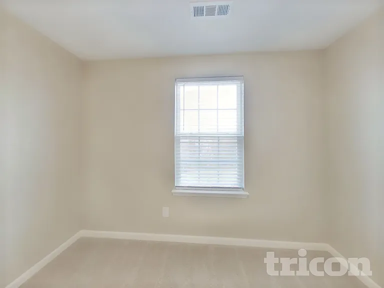 704 Finse Dr — Photo 10