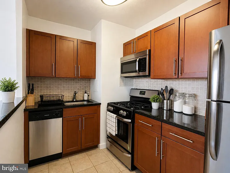 200 Locust St #4CN — Photo 3