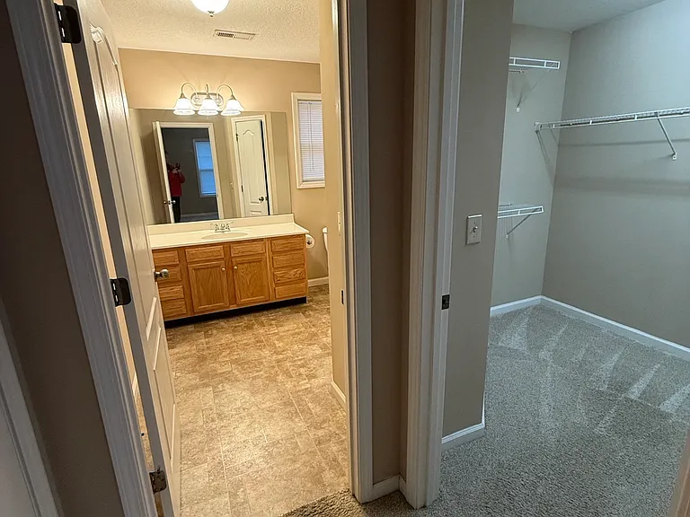 9907 Thunderbolt Way — Photo 9