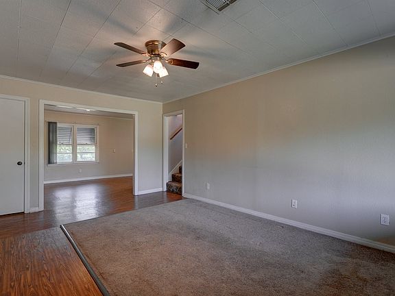 4th image of 306 S Arrington Dr