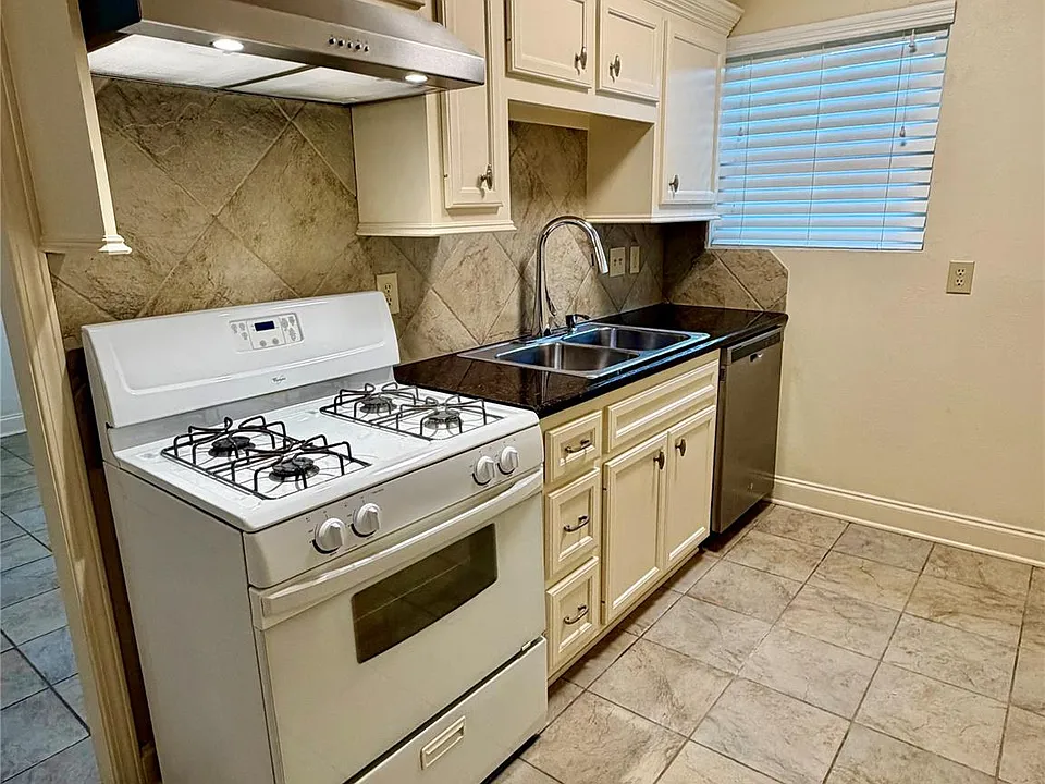 2812 Wichita St #13