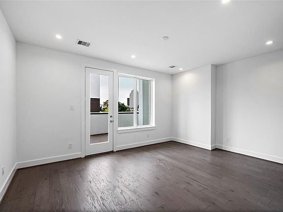 5th image of 5841 Dolores St