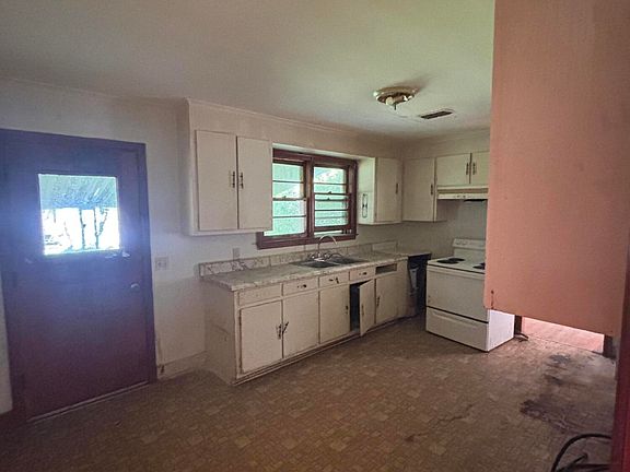 4th image of 408 Idlewild Rd