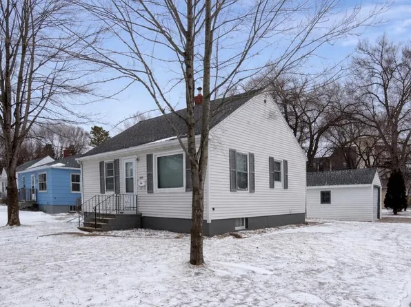 1630 14th St S, Fargo, ND 58103