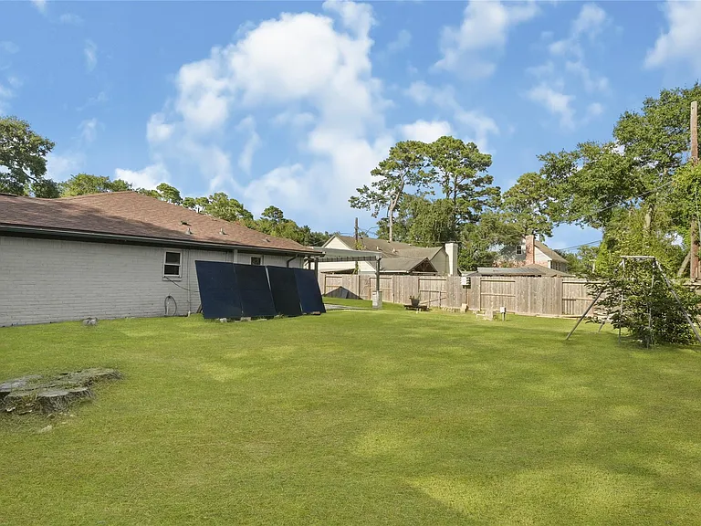 12018 Beinhorn Dr — Photo 27