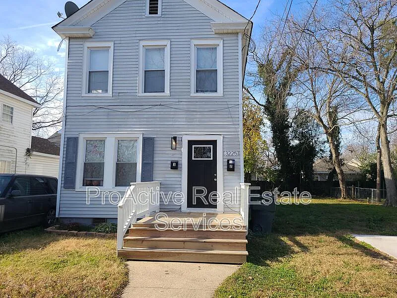Building Photo - 3225 Lyons Ave #1