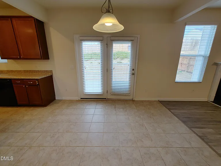 115 Glenview Ln — Photo 33