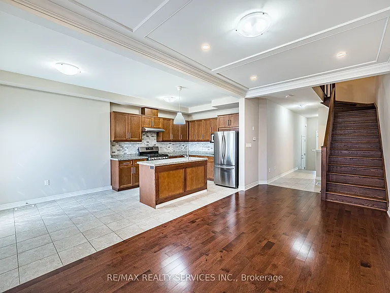 43 Sonoma Valley Cres — Photo 13