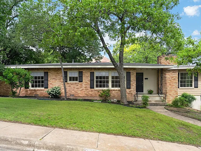 2506 Hillview Rd — Photo 2