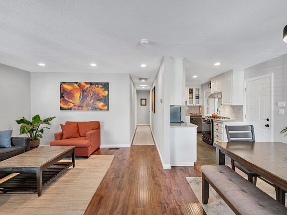 5th image of 723 Linda Flora St