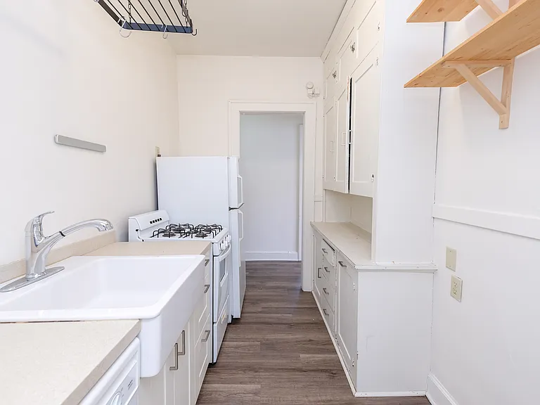 Snelling Villas — Photo 14