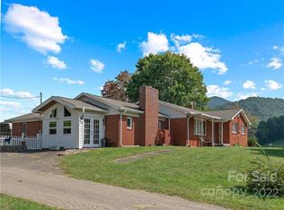 26 Glen Raven Cir, Burnsville, NC 28714
