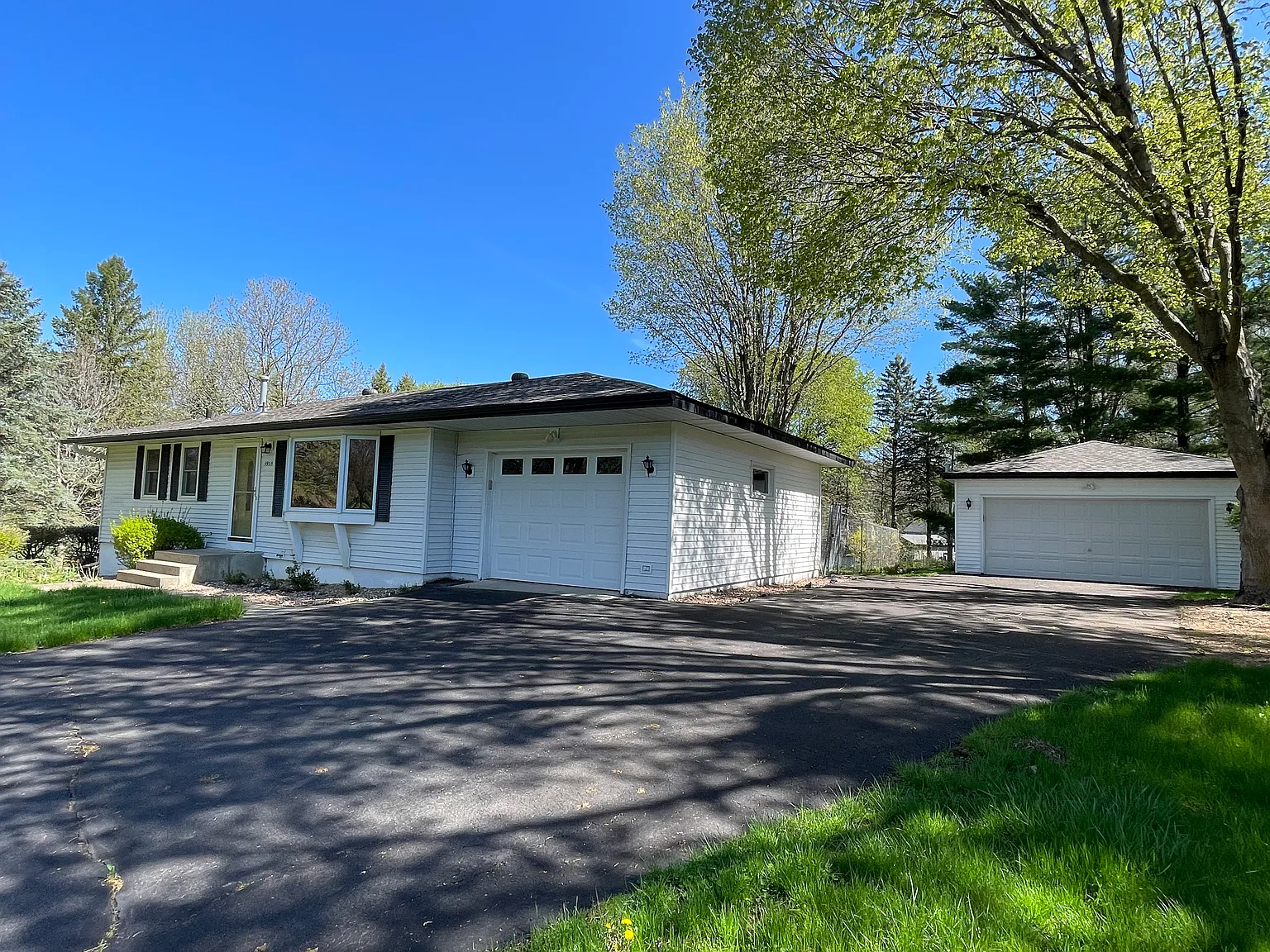 4 bed, 1914 sqft, $3,200 — Photo 4