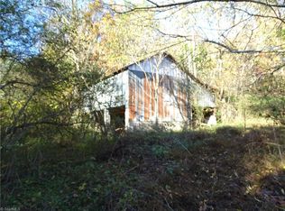 4154 Cave Hole Dr, Hamptonville, NC 27020