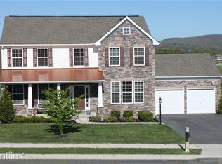 536 Hollengreen Dr, Waynesboro, PA 17268