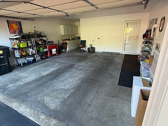 2.5 Car Garage