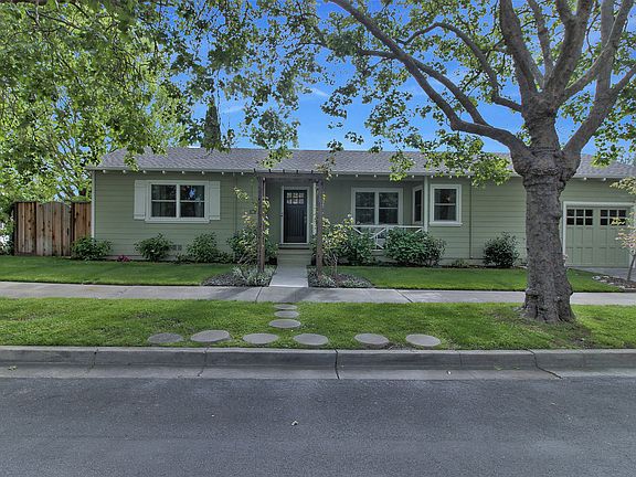 2nd image of 566 Iris St
