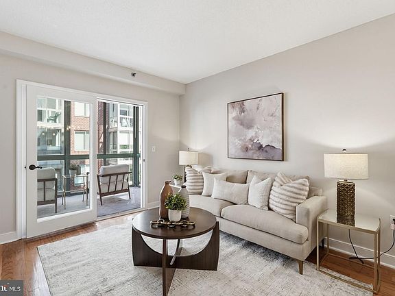 2nd image of 1045 N Utah St #2-303