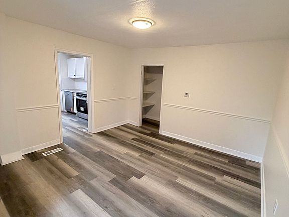 5th image of 253 Washington Ave