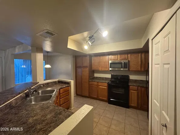 1331 W Baseline Rd Unit 211, Mesa, AZ 85202