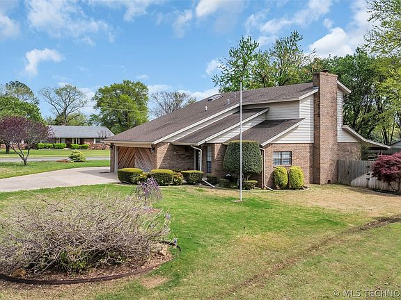 2nd image of 2400 Woodleaf Ct