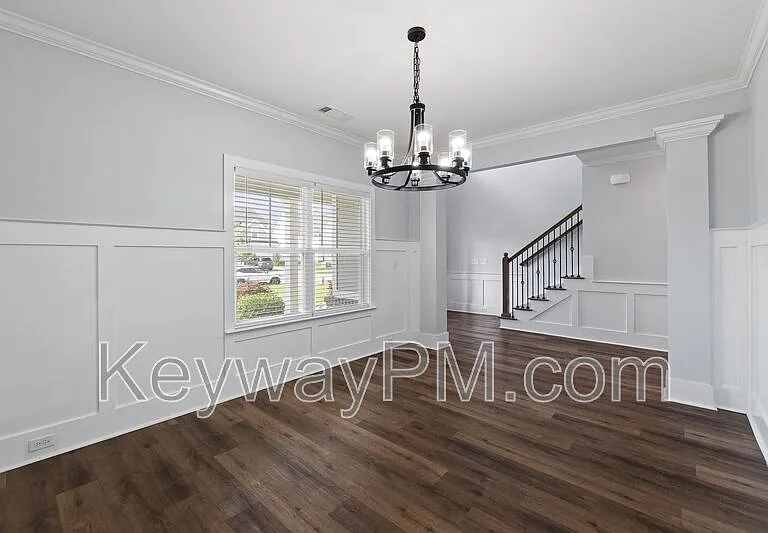 2217 Laurens St — Photo 5