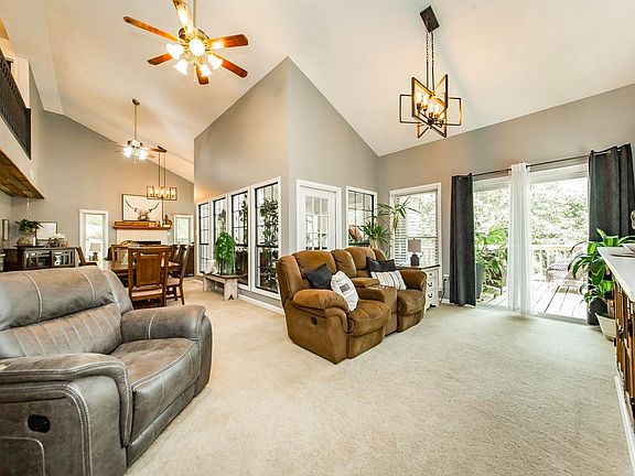 4th image of 1815 Adkins Dr