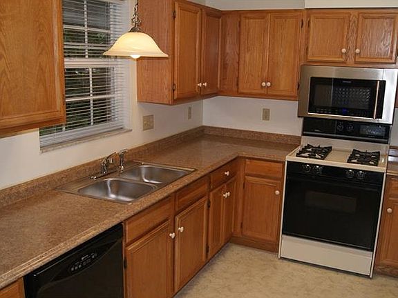 3rd image of 1114 E Boyer St