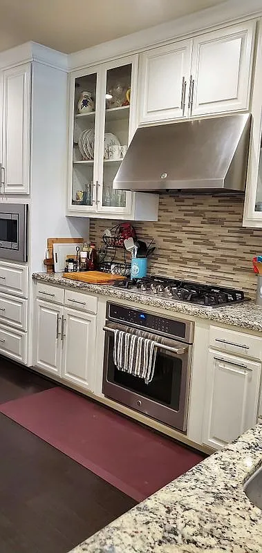 3 bed, 2.5 bath, 1696 sqft, $4,350 — Photo 4