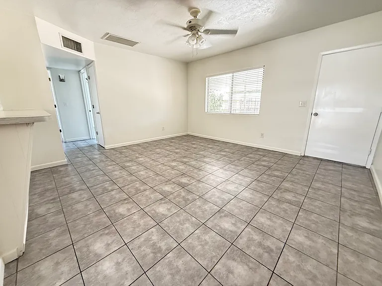 5105 E 2nd St #A — Photo 15
