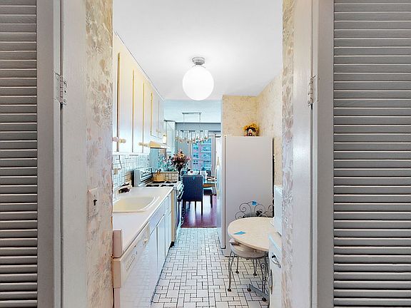 4th image of 448 Neptune Ave Unit 9F