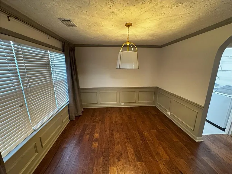1425 Overland Xing — Photo 9