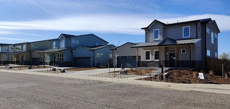 1433 S Kenton St — Photo 33