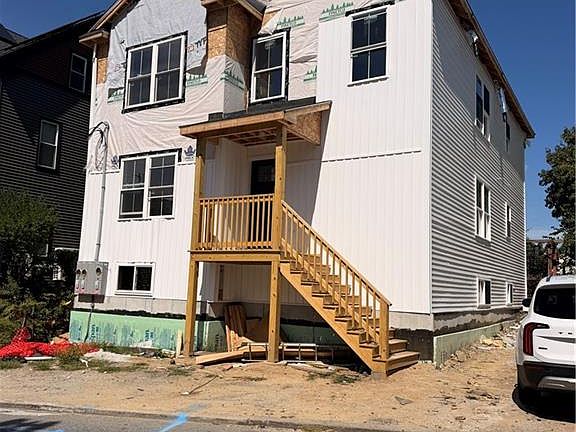 2nd image of 27 Carter St