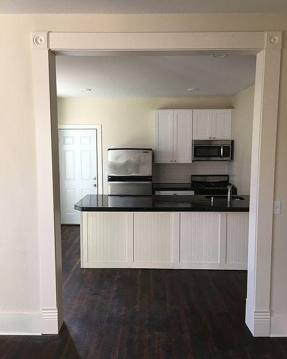 kitchen with large peninsula