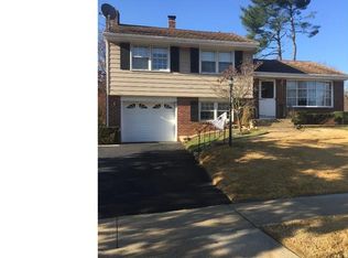 3 Valley View Ct, Hamilton, NJ 08620