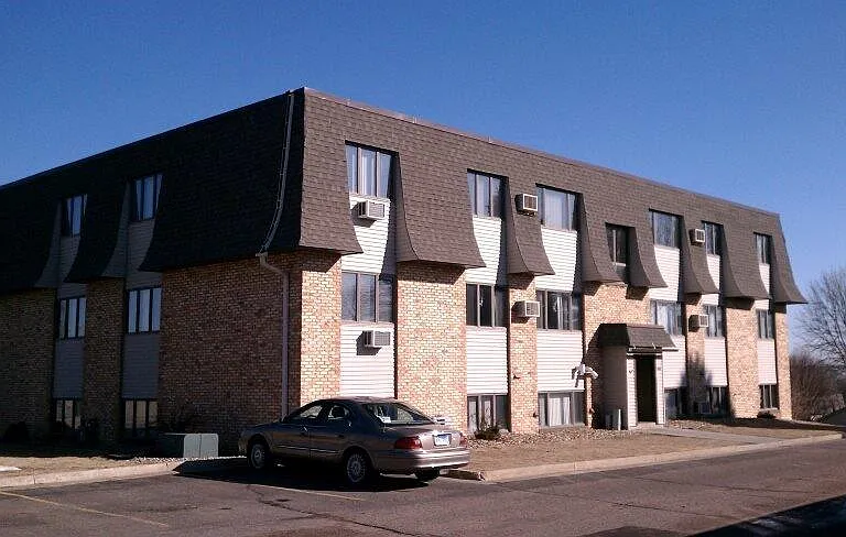 5001 W 45th St #9 — Photo 1