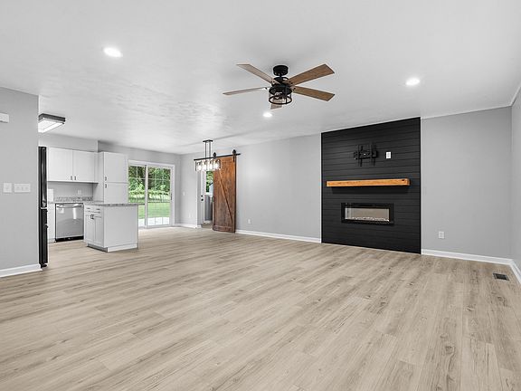 3rd image of 4582 E Y Ave