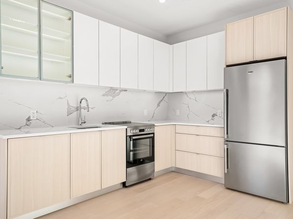 218 Front St APT 617