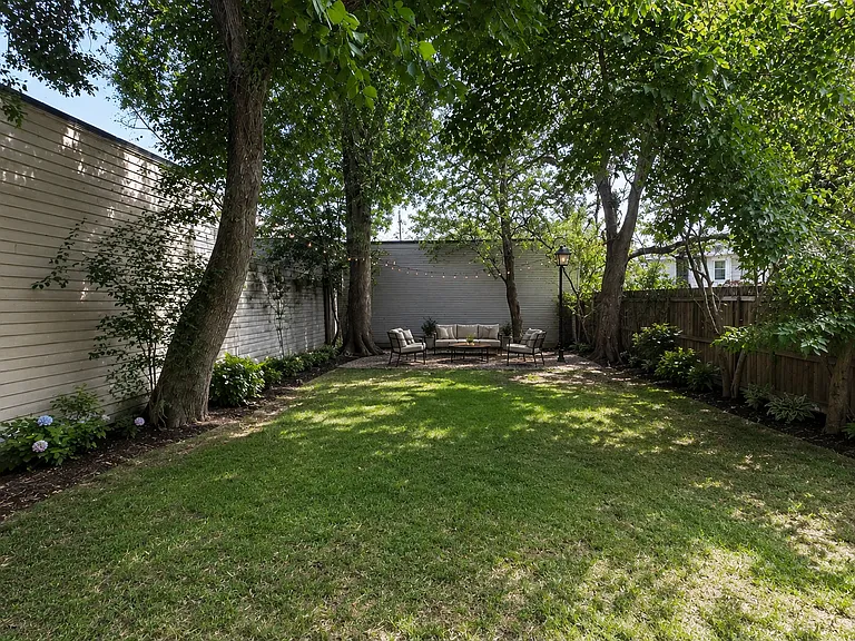 5939 Freret St — Photo 18