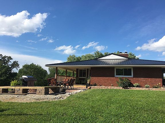 Outdoor Fire pit patio area