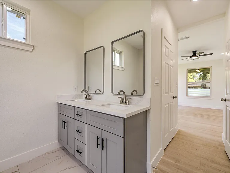 508 Georgia St — Photo 22