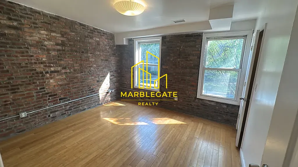 3 bed, 1050 sqft, $2,750 — Photo 3