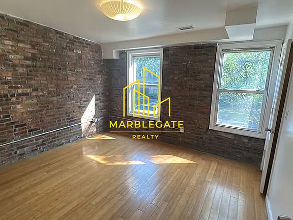 3rd image of 164 University Ave #11